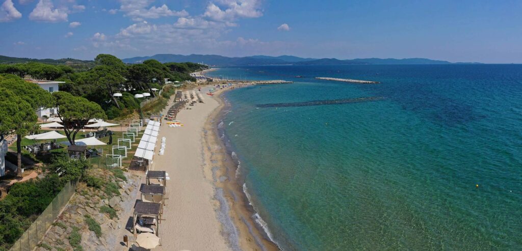 26-Mare-e-Resort Panoramica sul mare e sulla spiaggia privata del The Sense Experience Resort in Toscana