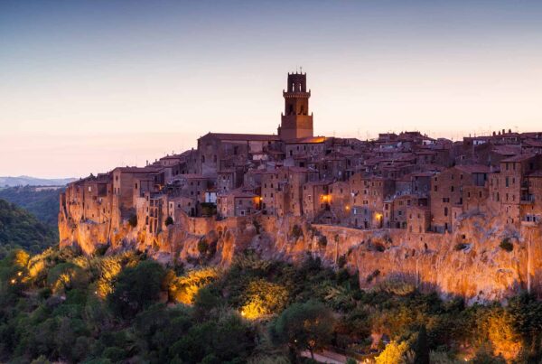 Pitigliano, Sorano e Sovana e le bellezze della maremma medioevale